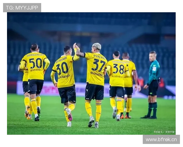 多特蒙德防线频频被打穿，站位漏洞是否已成隐患？