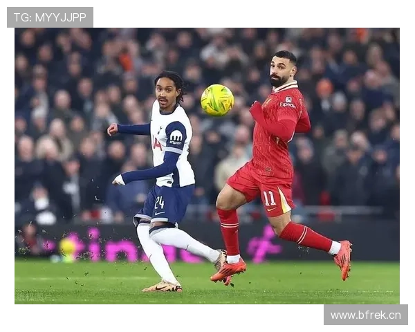 孙兴慜与萨拉赫在进攻触点上出现分散趋势，体现体系分配差异