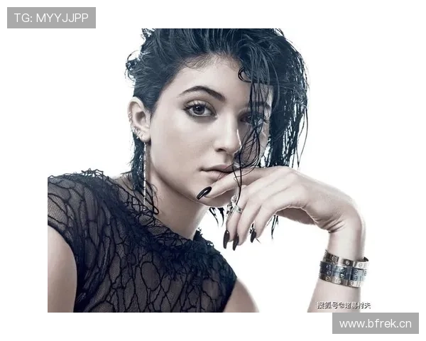 余依婷训练完直接拎爱马仕去吃米其林，这日子谁顶得住