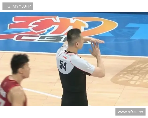 无球犯规具体指什么？裁判如何判定无球犯规行为？